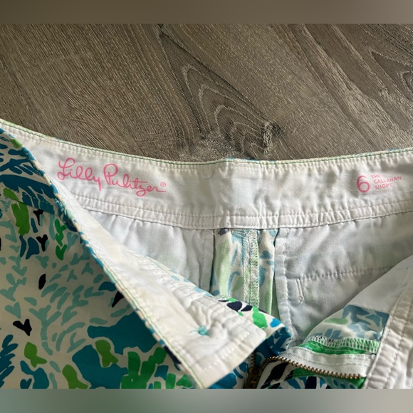 Lilly Pulitzer Colorful Summer shorts - Picture 2 of 2